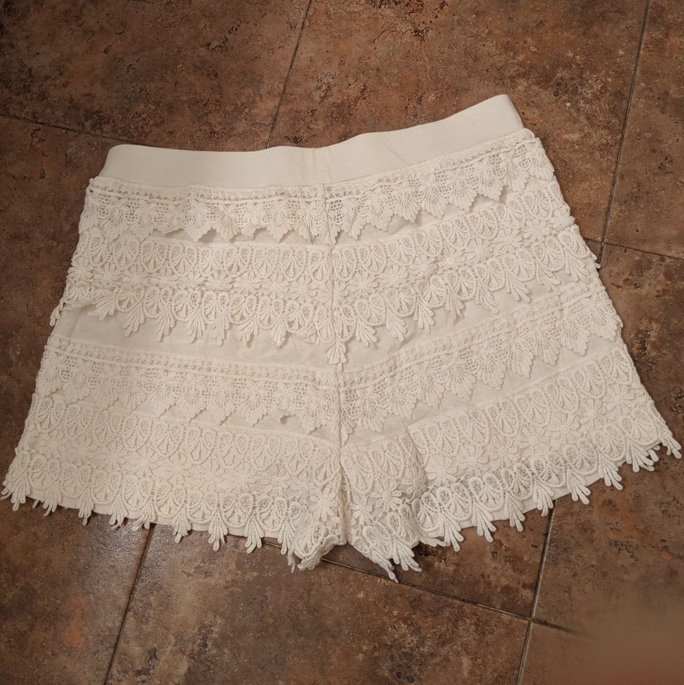 Express white lace shorts